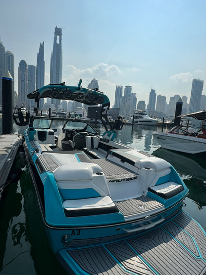 Dubai: Wake Boarding or Wake Surfing Experience in Dubai Harbour Marina