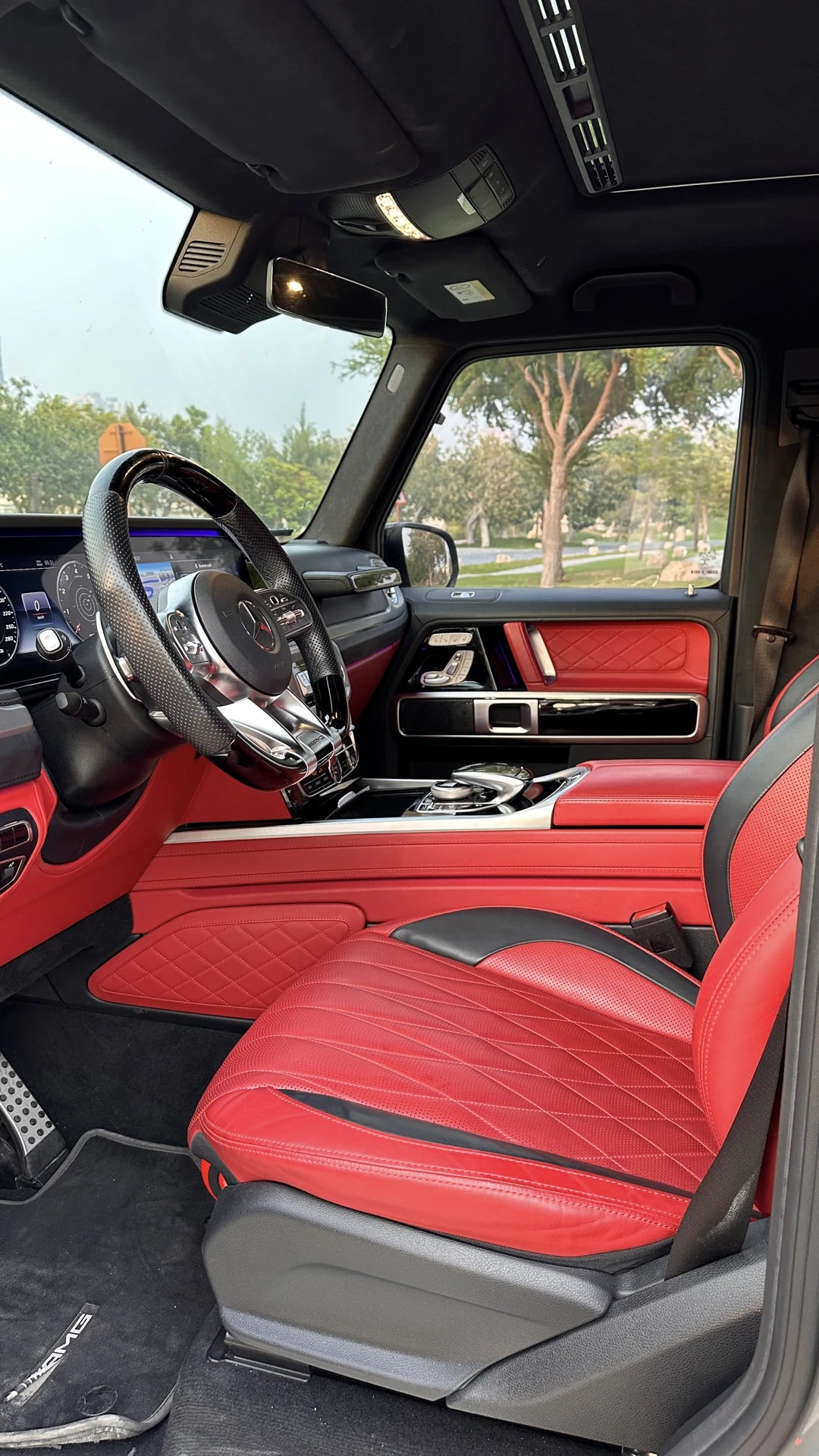 Doha: noleggio auto privata Mercedes Classe G G63 con autista