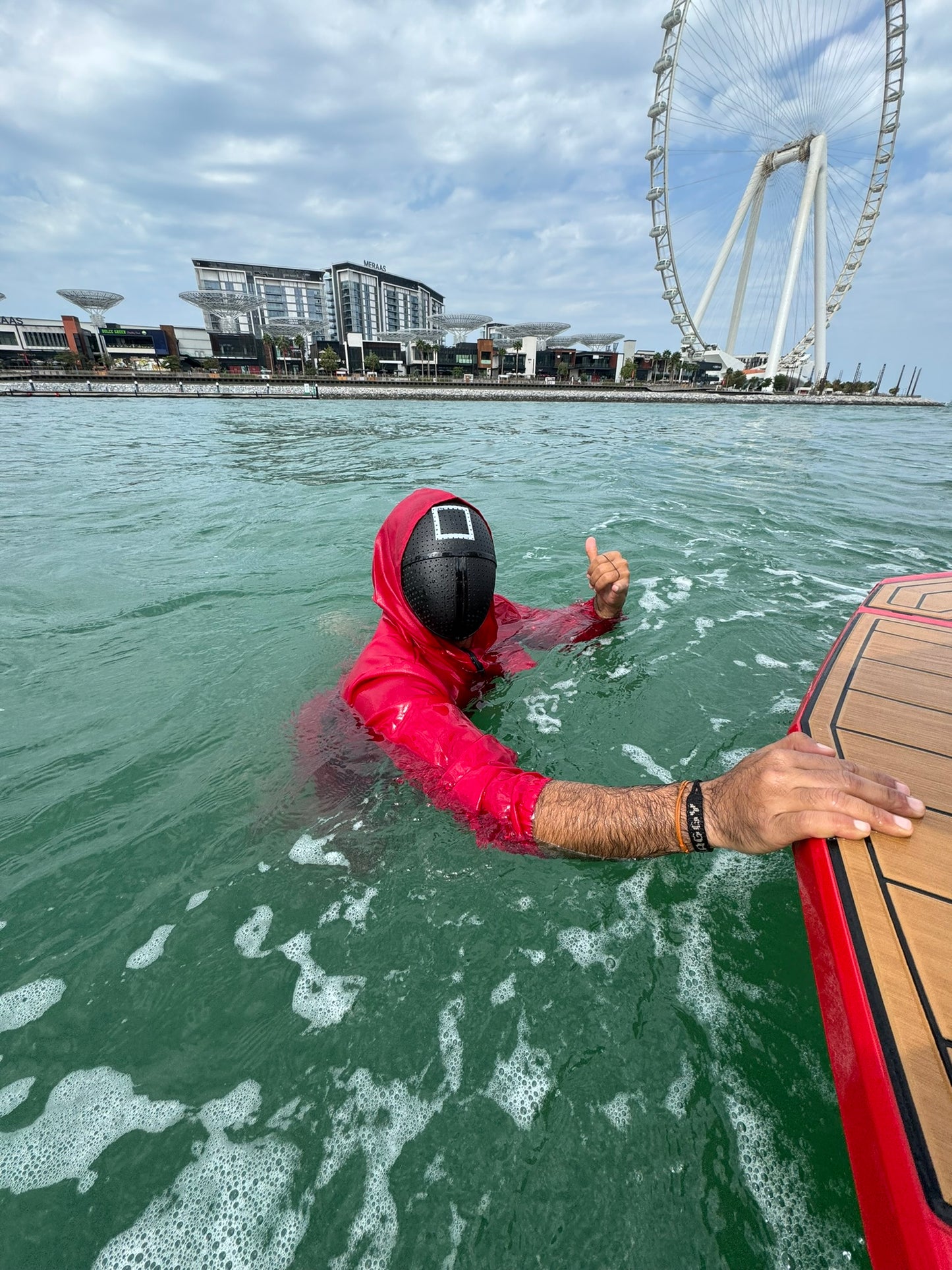 Dubai: Wake Boarding or Wake Surfing Experience in Dubai Harbour Marina