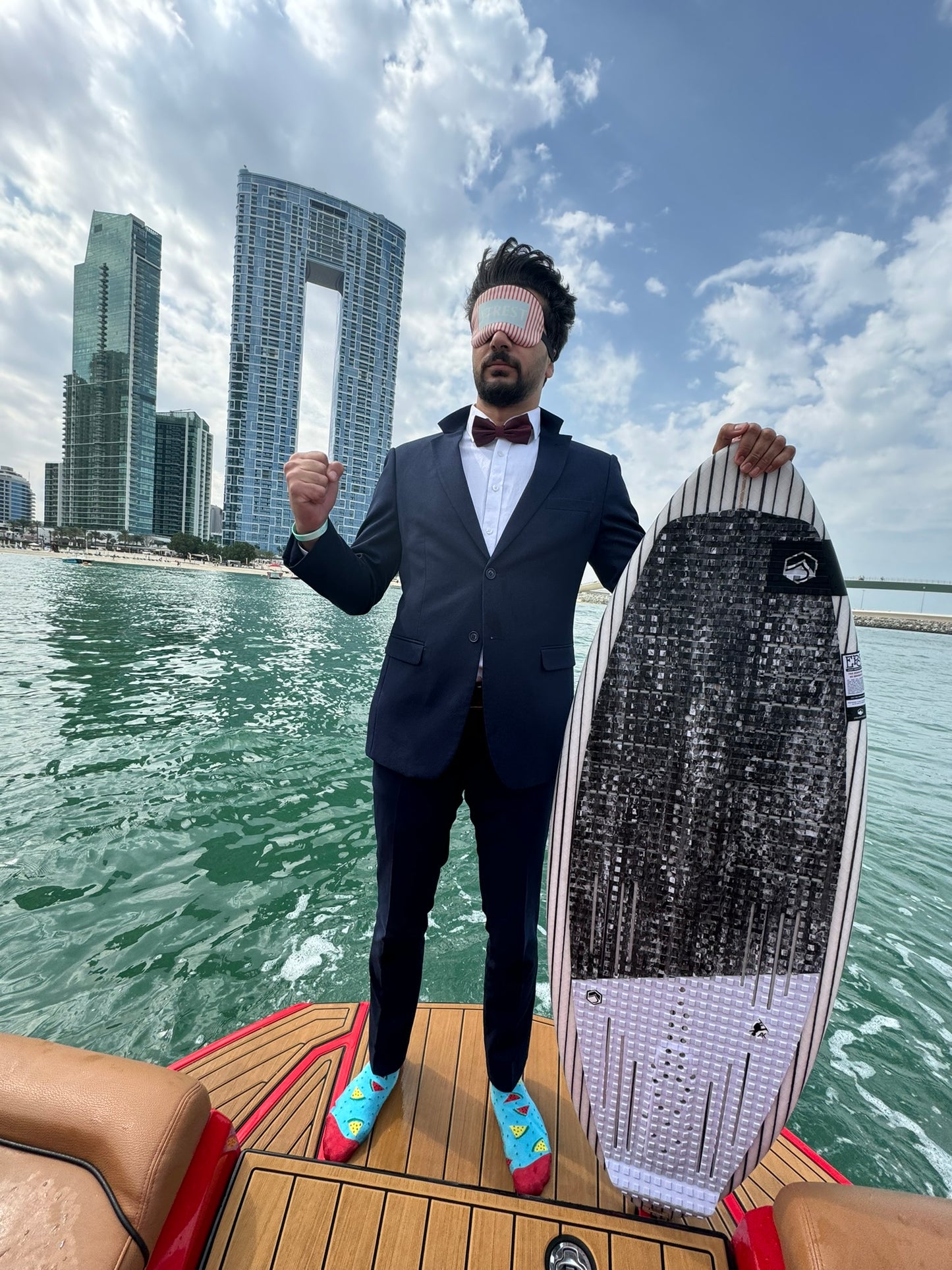 Dubai: Wake Boarding or Wake Surfing Experience in Dubai Harbour Marina