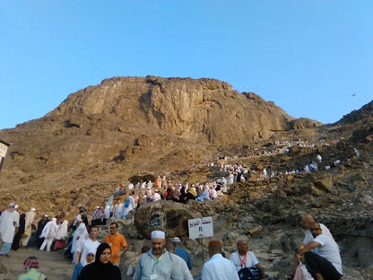 Makkah: Full-Day Ziyarah and Islamic Heritage Tour with Lunch