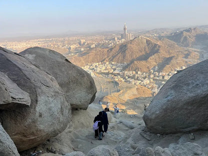 Makkah: Full-Day Ziyarah and Islamic Heritage Tour with Lunch