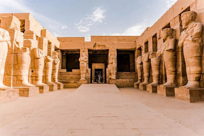 Von Sharm El-Sheikh: Ganztägiger Ausflug nach Luxor mit dem Flugzeug