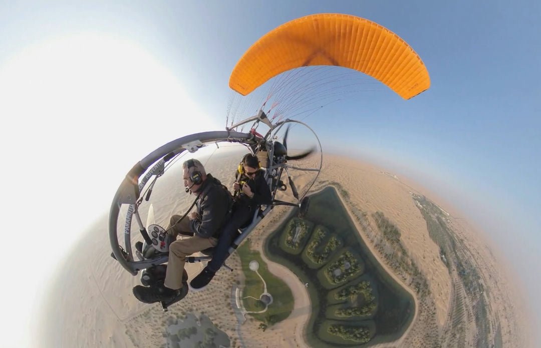 Dubai: deserto de paramotor visto de cima