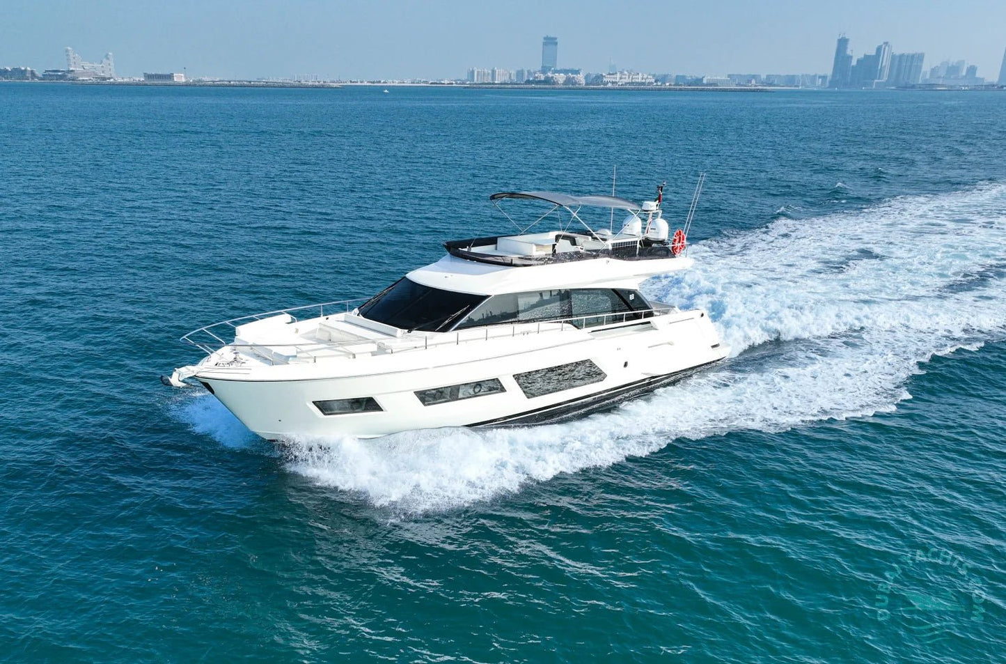 Dubái: alquiler privado de yate de lujo Ferretti Lala de 66 pies