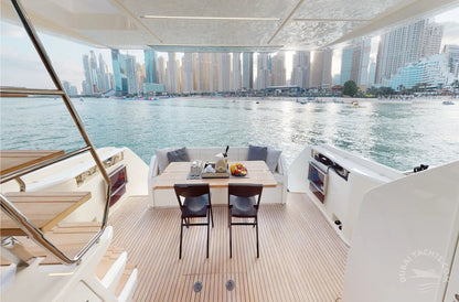 Dubái: alquiler privado de yate de lujo Ferretti Lala de 66 pies