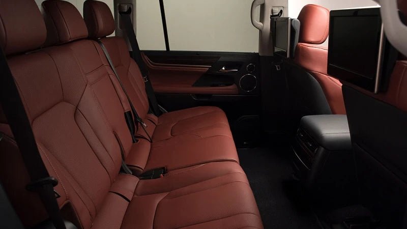 Doha: Lexus LX570 Private Car Rental with Driver