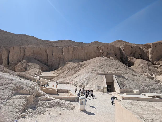 卢克索：西岸导览游 - 帝王谷、哈特谢普苏特神庙和门农巨像