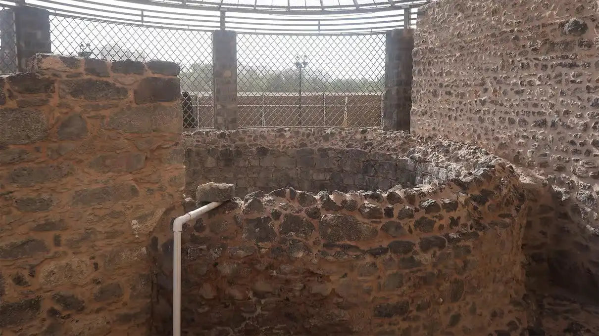 Madinah: Abeer Wells en Historische Souq Rondleiding met Gids