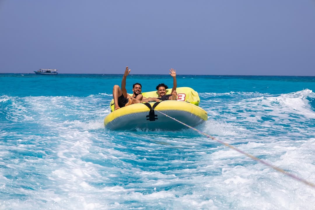 Marassi: Perjalanan Speedboat Pribadi dengan Berenang di Pantai Utara