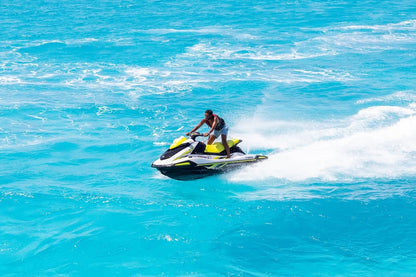 Marassi: Perjalanan Speedboat Pribadi dengan Berenang di Pantai Utara