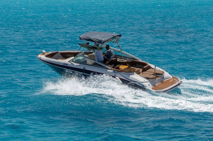 Marassi: Perjalanan Speedboat Pribadi dengan Berenang di Pantai Utara