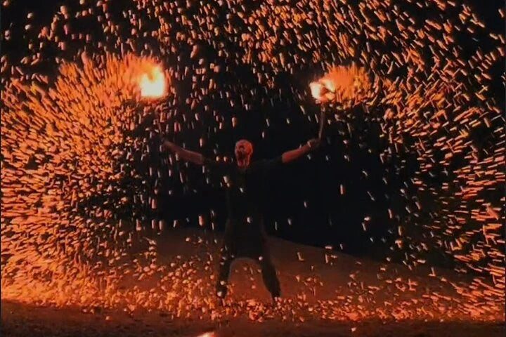Marrakesch: Kamelritt in der Agafay-Wüste, Livemusik, Abendessen und Feuershow