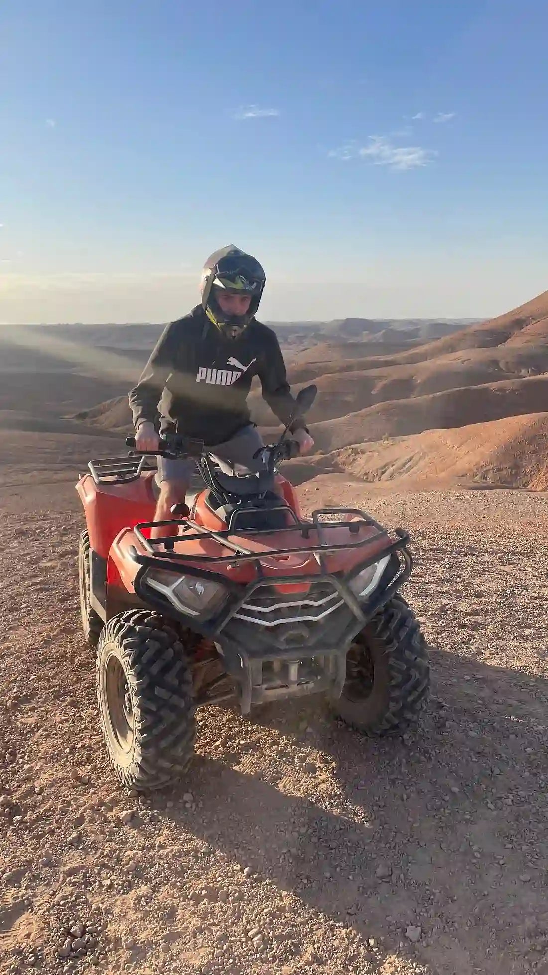 Marrakech: tur în Deșertul Agafay cu quad și cină cu spectacol
