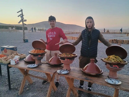 Marrakech: tur în Deșertul Agafay cu quad și cină cu spectacol