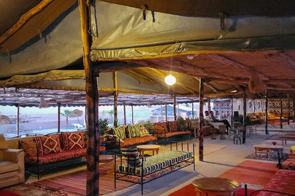 From マラケシュ：アガファイ砂漠でクアッドバイク＆ラクダ乗り体験ツアー（プール＆夕食付き）