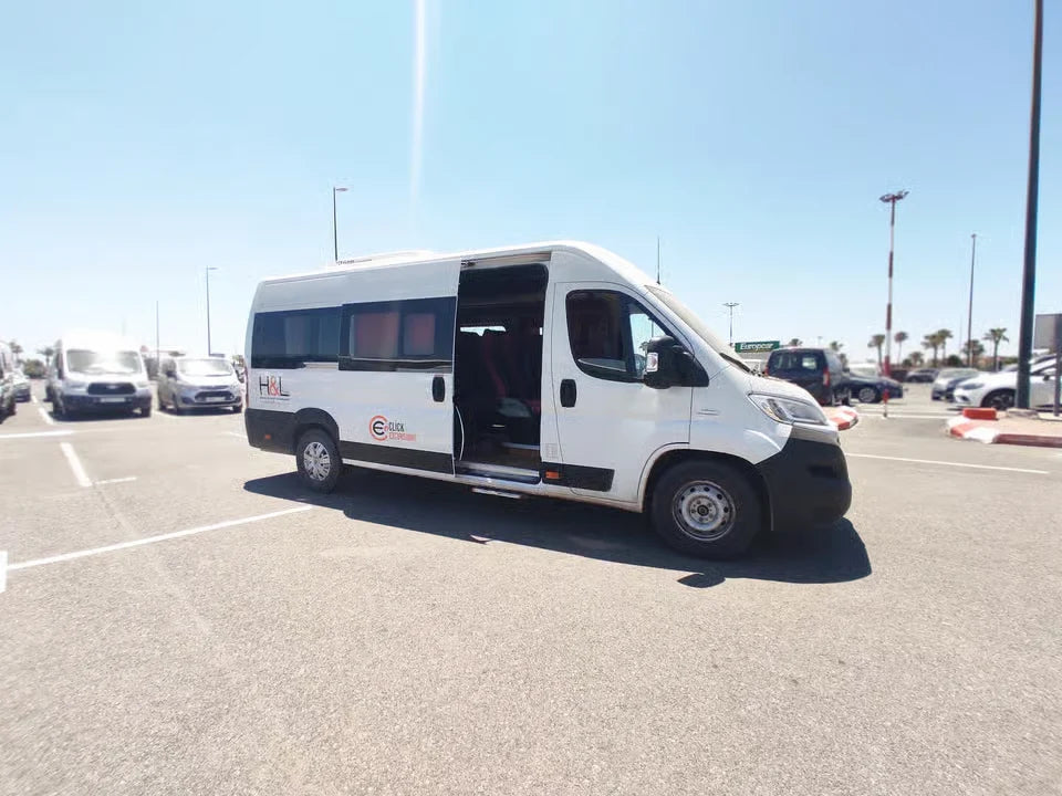 Marrakech: Traslado privado entre el Aeropuerto de Menara y Agadir