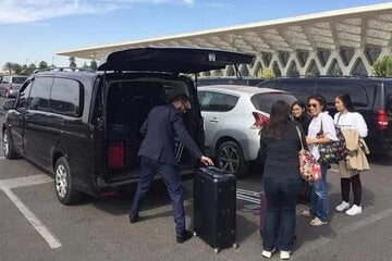 From Marrakech: Traslado privado a la ciudad de Casablanca y al Aeropuerto Internacional Mohammed V