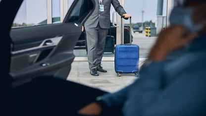 From Marrakech: Traslado privado a la ciudad de Casablanca y al Aeropuerto Internacional Mohammed V