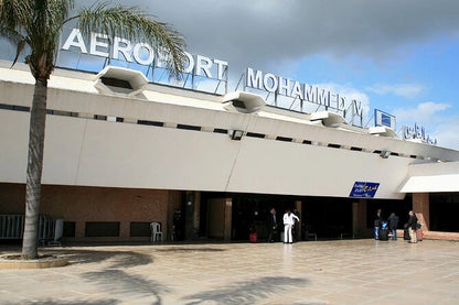 From Marrakech: Traslado privado a la ciudad de Casablanca y al Aeropuerto Internacional Mohammed V