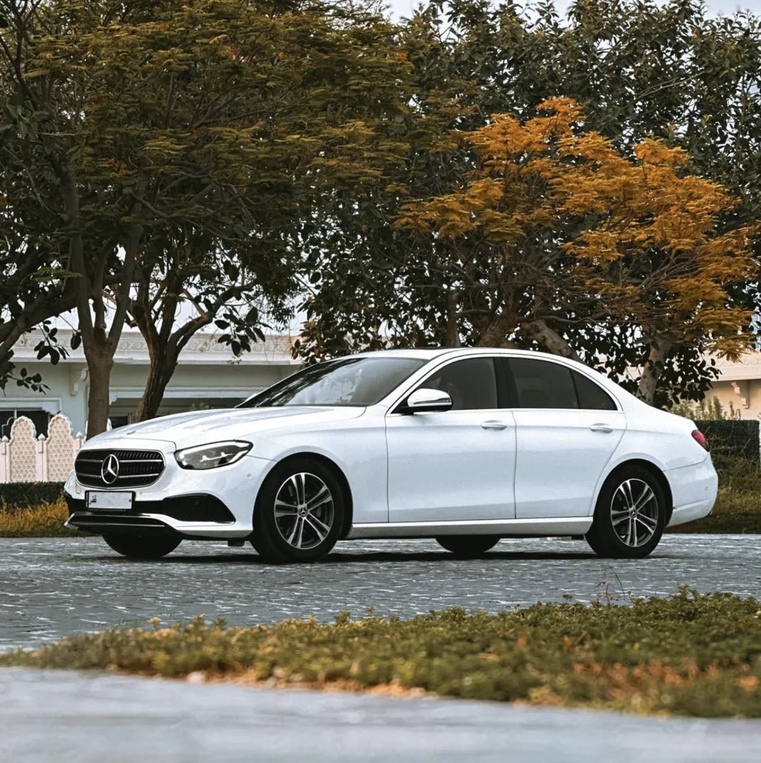 Doha: Mercedes E-Klasse privéautoverhuur met chauffeur
