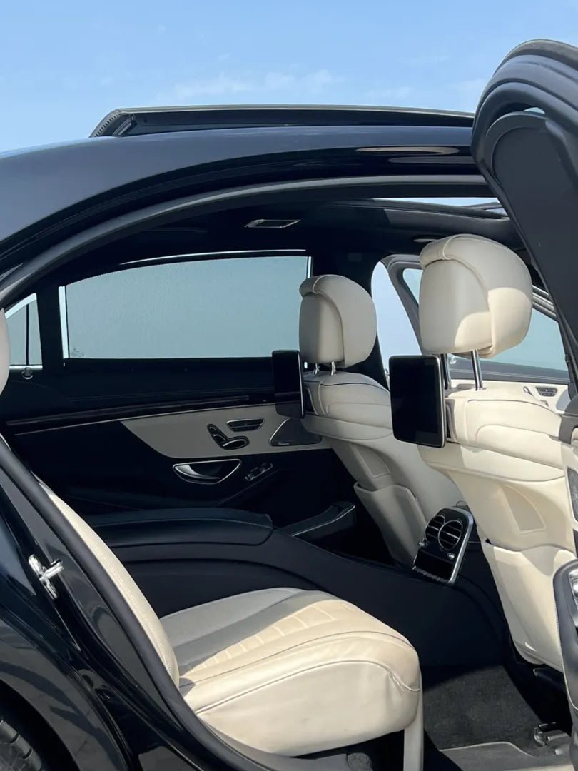 Doha: Mercedes S-Class Private Car Rental with Driver