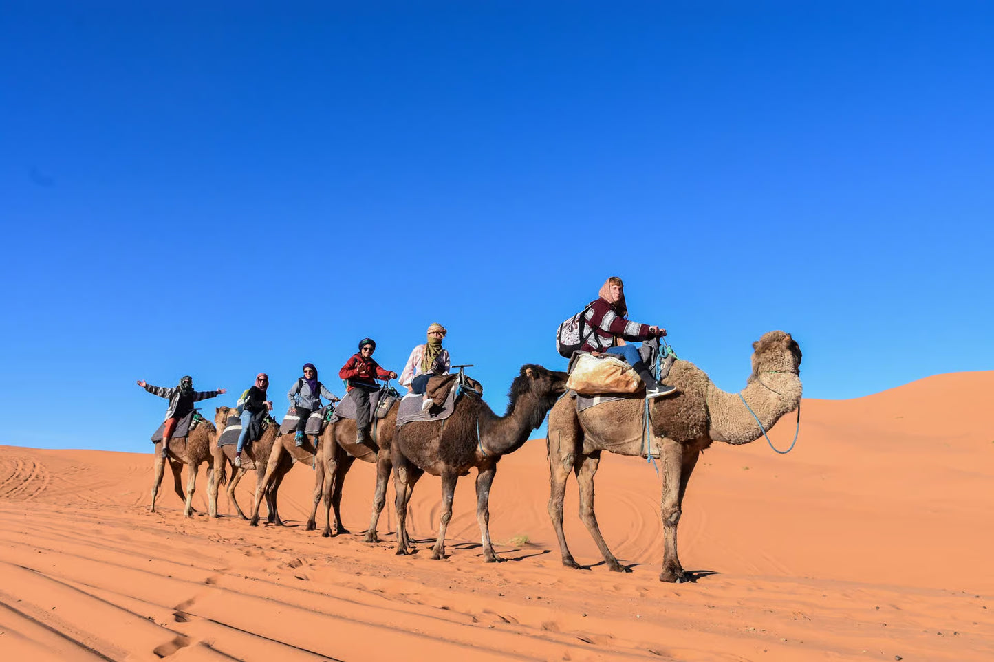 From Fès : circuit de 3 jours dans le désert du Sahara avec balade à dos de chameau et nuit en camp