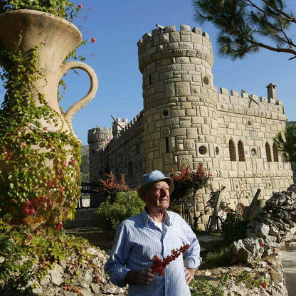Desde Beirut: visita guiada a las cascadas de Zarka, el castillo de Moussa y Deir El Amar