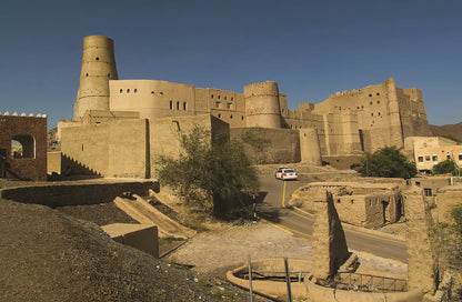 马斯喀特：尼兹瓦堡垒和集市全日游（含音频导览）