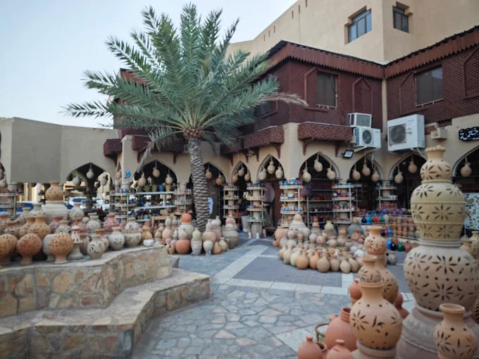 马斯喀特：尼兹瓦堡垒和集市全日游（含音频导览）