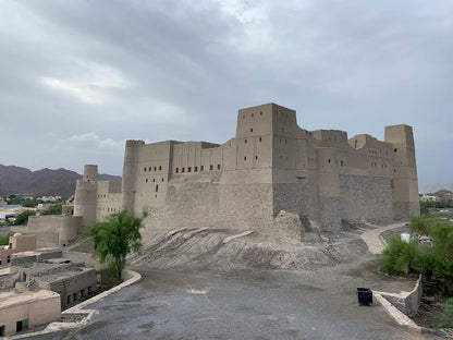 马斯喀特：尼兹瓦堡垒和集市全日游（含音频导览）