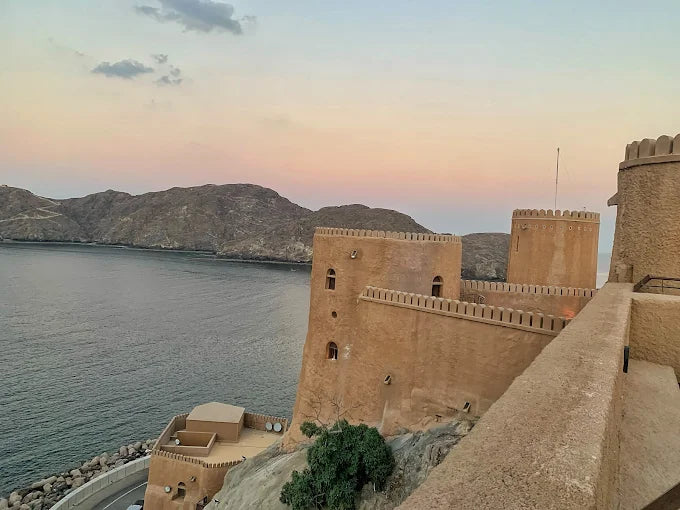 Mascate: Excursão Guiada de Meio Dia à Grande Mesquita e ao Souq de Muttrah