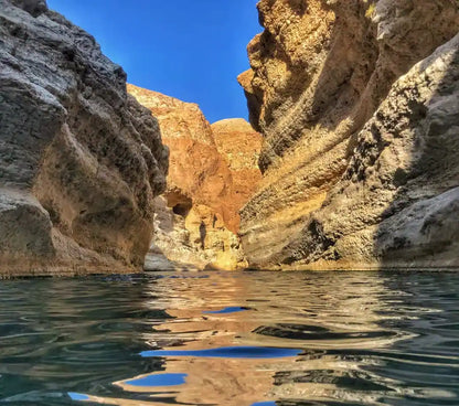 مسقط: جولة يومية إرشادية إلى وادي شاب وحفرة بيمه
