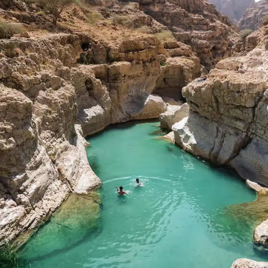 Muscat: Wadi Shab and Bimmah Sinkhole Guided Day Tour