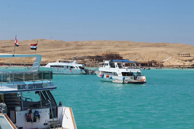 Hurghada: Orange-Bay-Ausflug mit Schnorcheln, Tauchen und Mittagessen