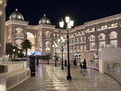Doha: Guided Shopping Tour to Four Malls