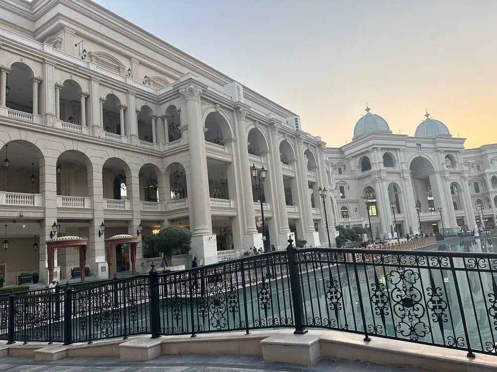 Doha: Guided Shopping Tour to Four Malls