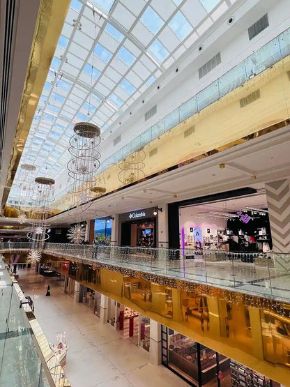 Doha: Guided Shopping Tour to Four Malls