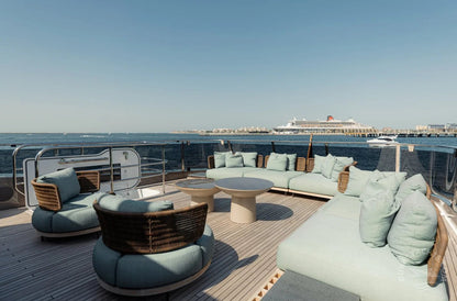 Dubaï : visite privée en yacht Princess Aura 95 pieds