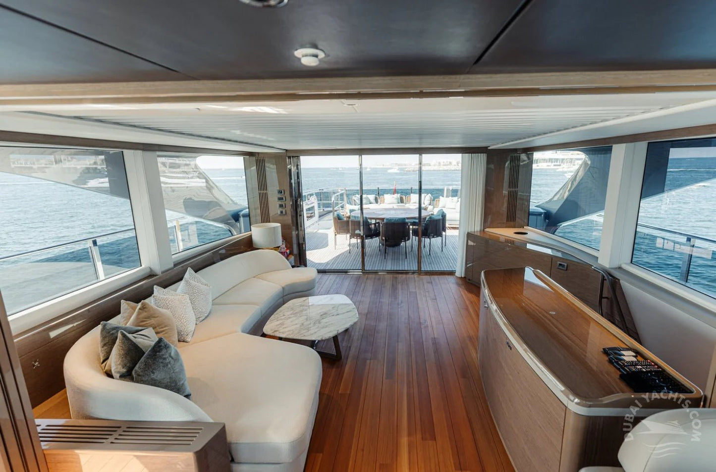 Dubaï : visite privée en yacht Princess Aura 95 pieds