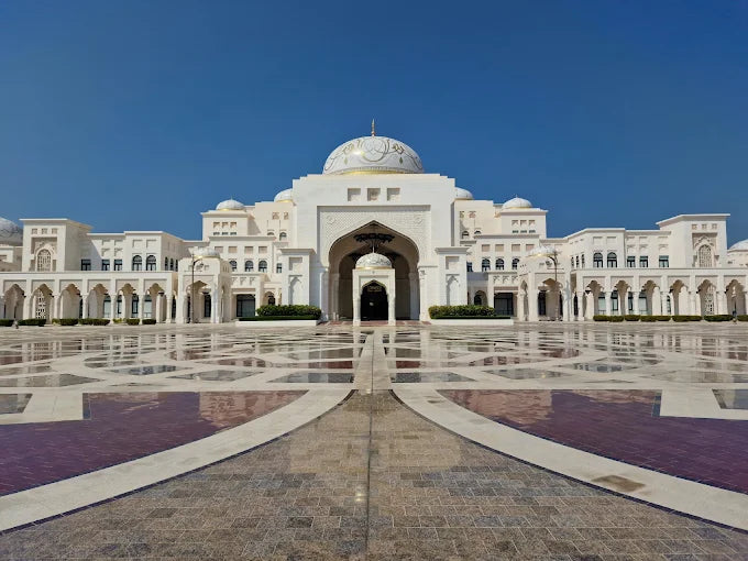 Ab Dubai: Ganztägige Premium-Sightseeing-Tour durch Abu Dhabi