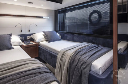 Dubai: privé RIVA Mila 66FT luxe jachtverhuur