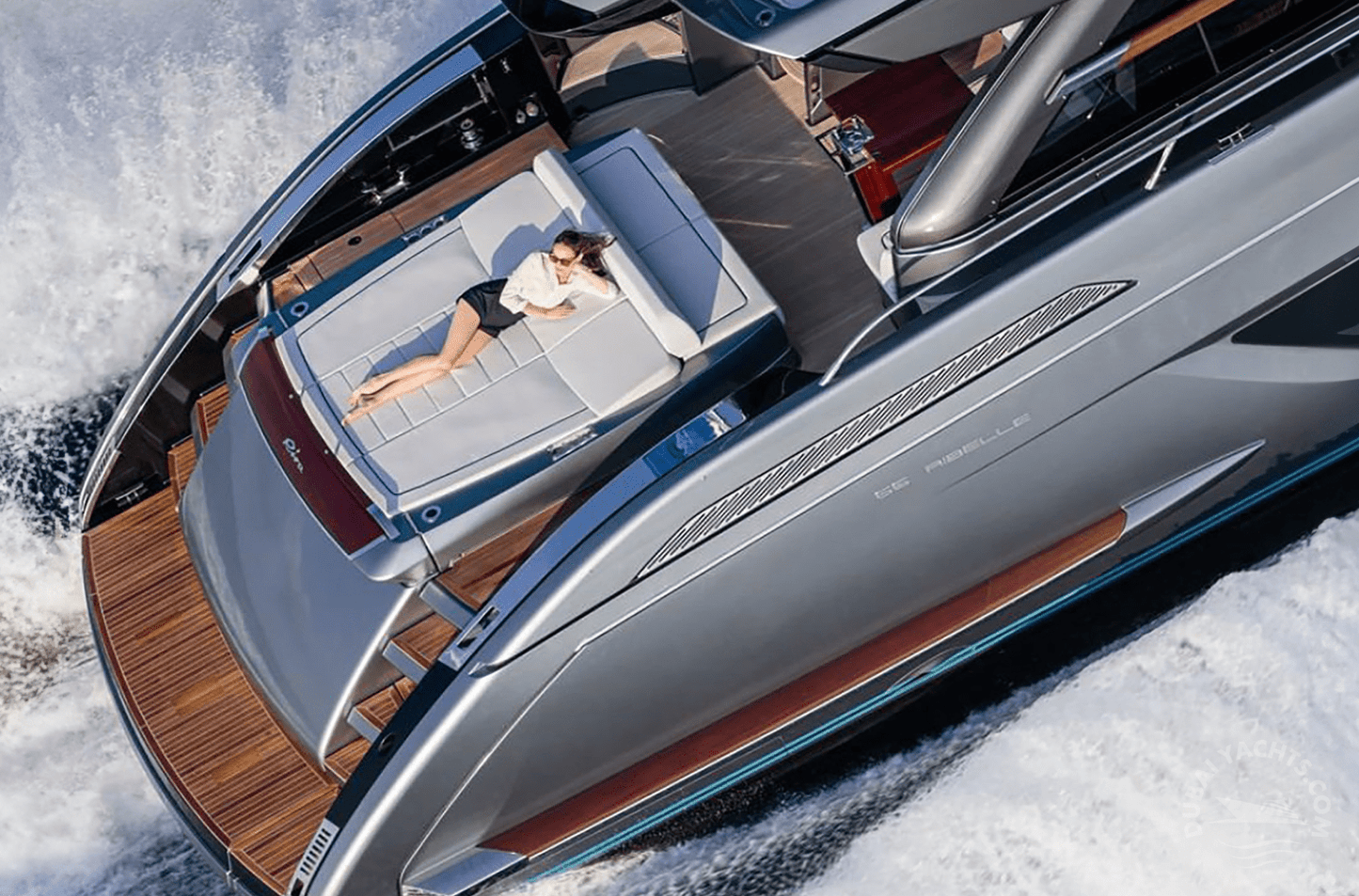 Dubai: privé RIVA Mila 66FT luxe jachtverhuur