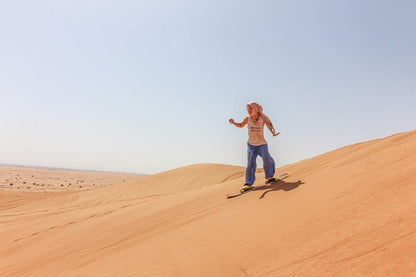 Dubai: Wüstensafari am Morgen mit Kamelritt und Sandboarding