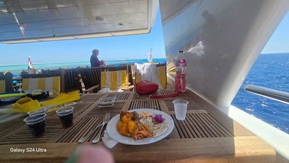 シャルム・エル・シェイク：高級ラス・モハメッドとホワイトアイランドのシュノーケリングボートツアー