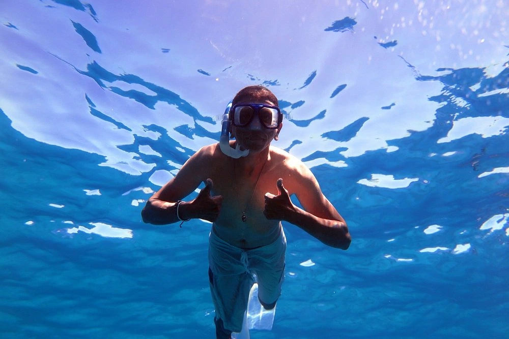 シャルム・エル・シェイク：高級ラス・モハメッドとホワイトアイランドのシュノーケリングボートツアー