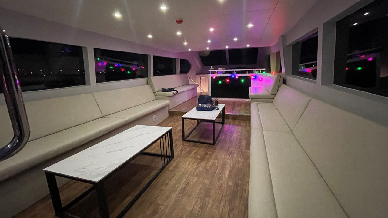 Dubai: Celebration 81 FT Partyyacht
