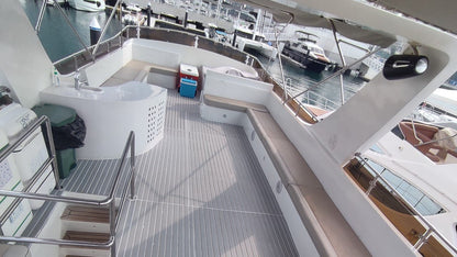 Dubai: Celebration 81 FT Partyyacht