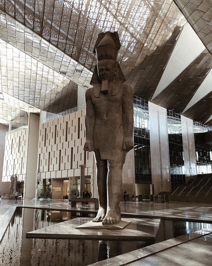 大エジプト博物館の優先入場チケット、ガイド付きツアー、ツタンカーメン ショー