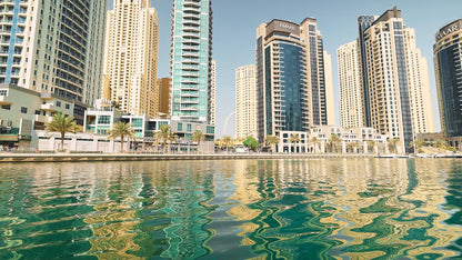 Dubai Marina: tur privat cu barca cu motor Burj Al Arab de 100 de minute